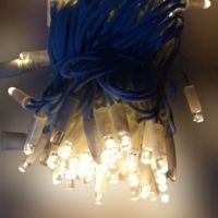LED лампички тип верига със син кабел и топло бяла светлина, за външен монтаж, 10м, снимка 1 - Декорация за дома - 45492871