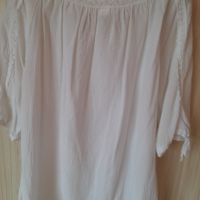 Бяла блуза р.46, снимка 2 - Корсети, бюстиета, топове - 45565987