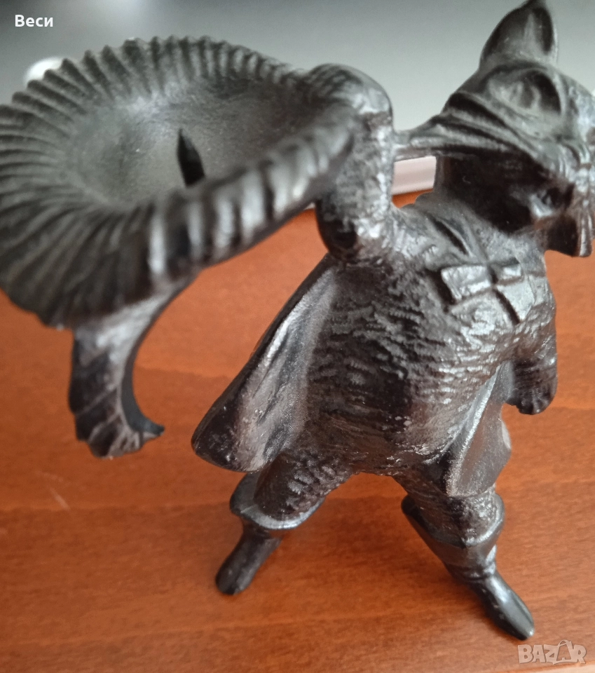 свещник Котаракът в чизми, желязо, снимка 1