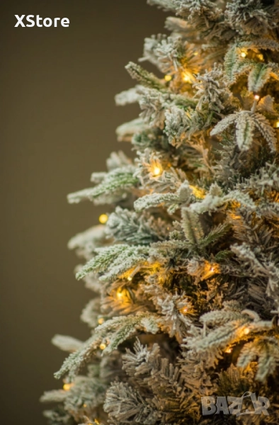 Коледна елха с вградени лампички по връхчетата, снимка 1