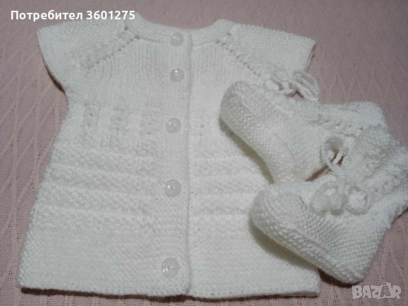 Бебешко ново ръчно плетено бяло комплектче - елеченце и терлички , снимка 1