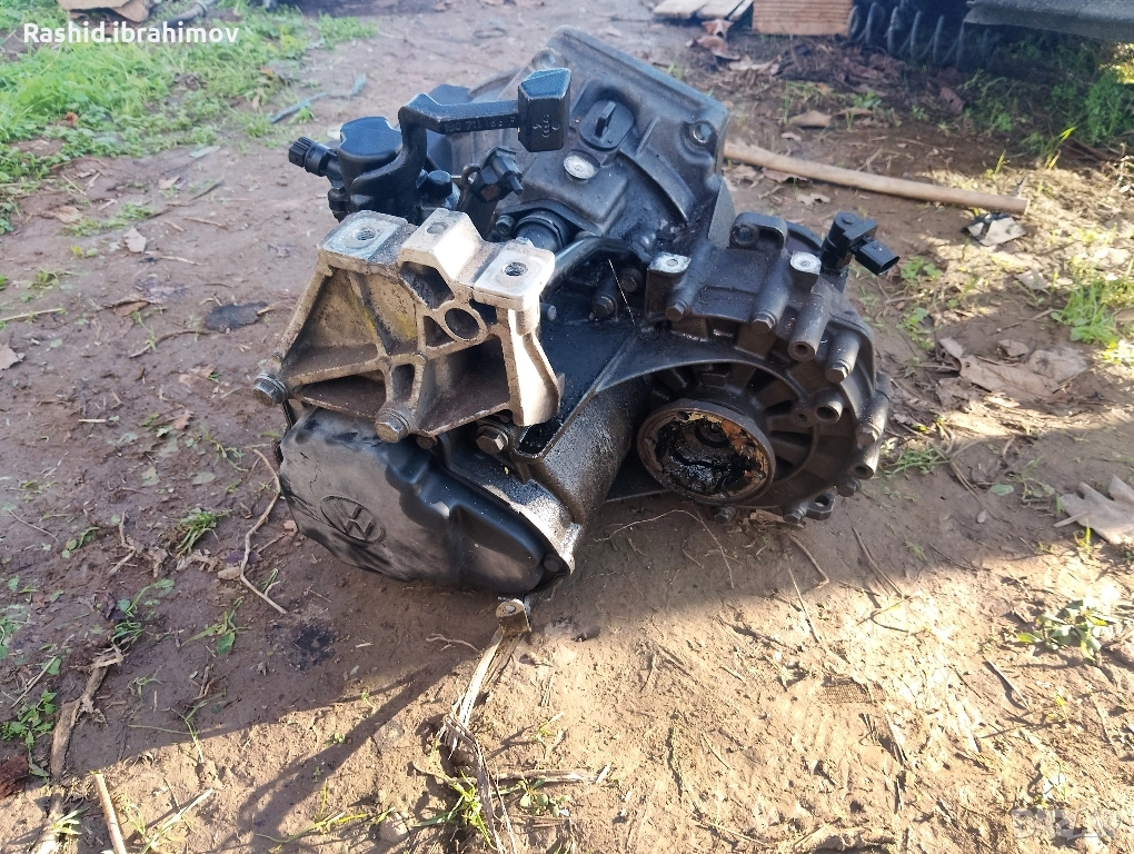 скоростна кутия за голф 4 1.8, снимка 1