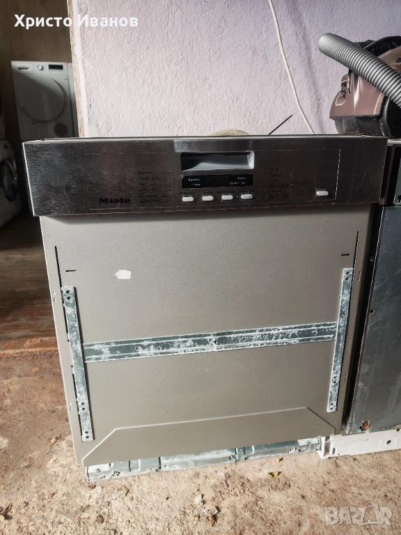 Съдомиялна Miele полувграждане, снимка 1