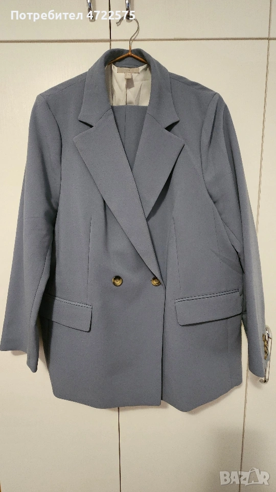 Дамски костюм, снимка 1