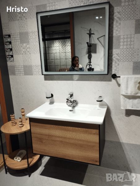Шкаф с мивка и огледало за баня, снимка 1