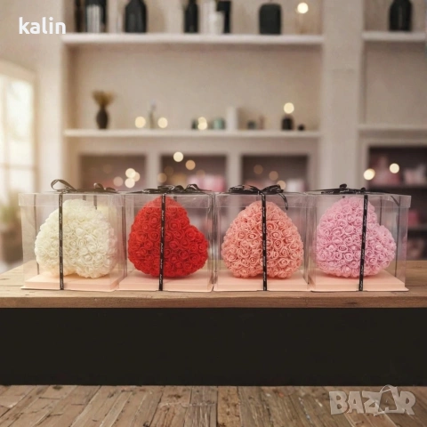 Декоративно сърце от изкуствени рози в подаръчна кутия