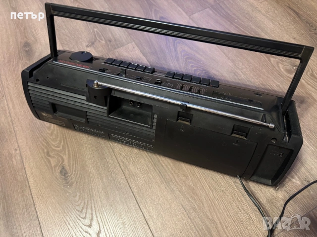 Касетофон Hitachi TRk w850e, снимка 3 - Радиокасетофони, транзистори - 53091839