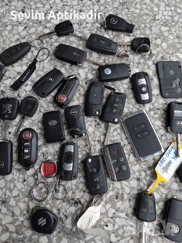 Ключове за различни модели автомобили , снимка 10 - Ключове - 51832498