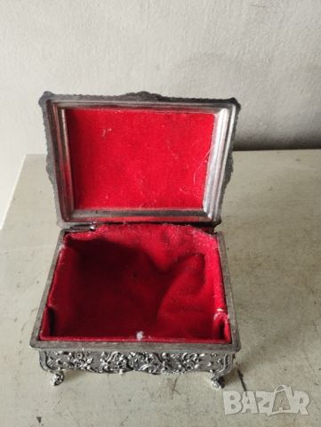Стара метална кутия, снимка 5 - Други ценни предмети - 45276687