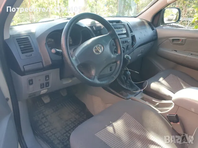 Toyota Hilux 2.5 144кс., снимка 12 - Автомобили и джипове - 47180778