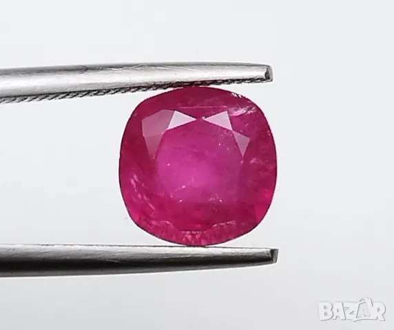 Естесвен рубин в разкошен цвят с перфектна форма и тегло 2.22кт.! Нов!, снимка 13 - Други - 48293260