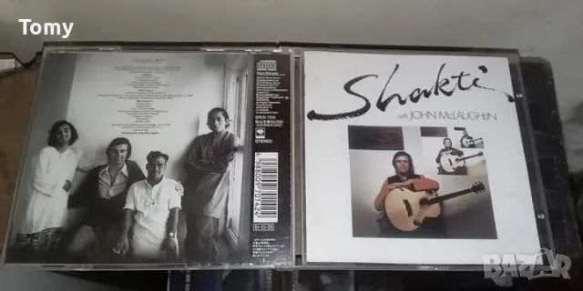 Продавам рядък японски диск на Shakti - Shakti with John McLaughlin, без Оби , снимка 1 - CD дискове - 49499295