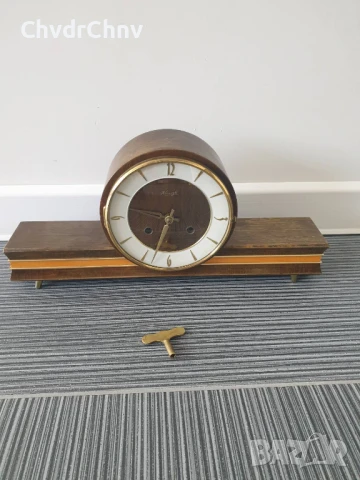 Малък стар немски дървен каминен часовник Junghans/шпиндел-40см/Юнгханс 1950-те