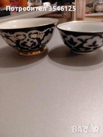 2 купи синьо-бели със златен кант