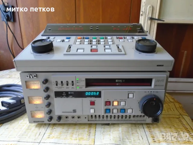 S-VHS JVC br-s611e+пулт, снимка 1 - Ресийвъри, усилватели, смесителни пултове - 47025554