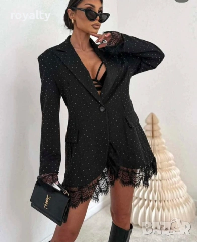 Елегантно Черно Дамско Сако 