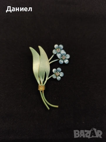 Стара значка ,брошка.