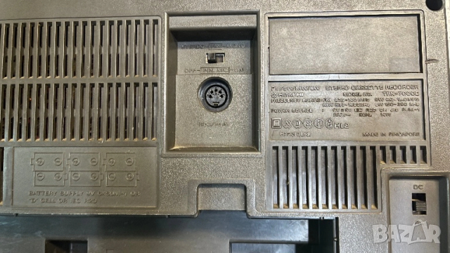 Радио касетофон Hitachi Trk 7000e, снимка 3 - Радиокасетофони, транзистори - 54293107