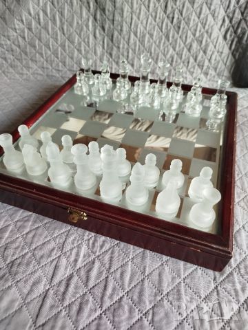 Стъклен шах , снимка 1 - Шах и табла - 45510238