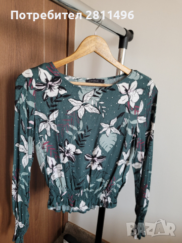 Дамска блуза с флорални мотиви