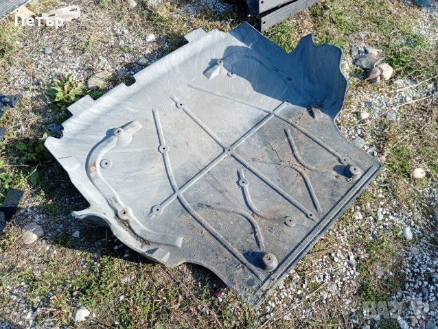 Кора под двигателя фолцваген транспортер Т5 2003-2015г, снимка 2 - Части - 52136706