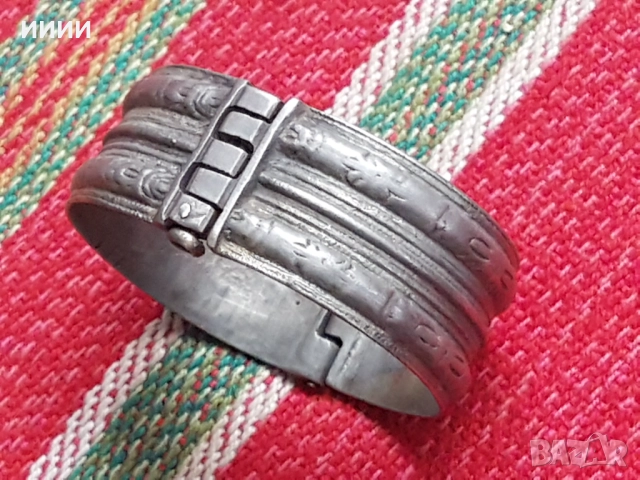 Сребърна гривна , снимка 2 - Антикварни и старинни предмети - 52560667