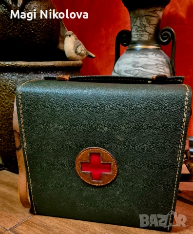 Над 60 годишна,кожена ретро чанта, снимка 3 - Антикварни и старинни предмети - 54201732