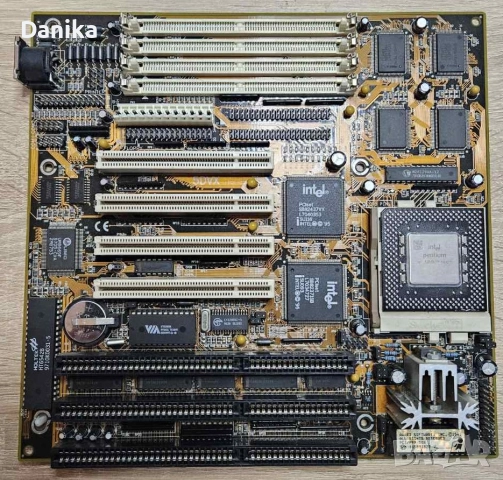 Работеща дънна платка Zida Tomato 5DVX с процесор Intel Pentium 200 MMX ретро CPU Socket 7