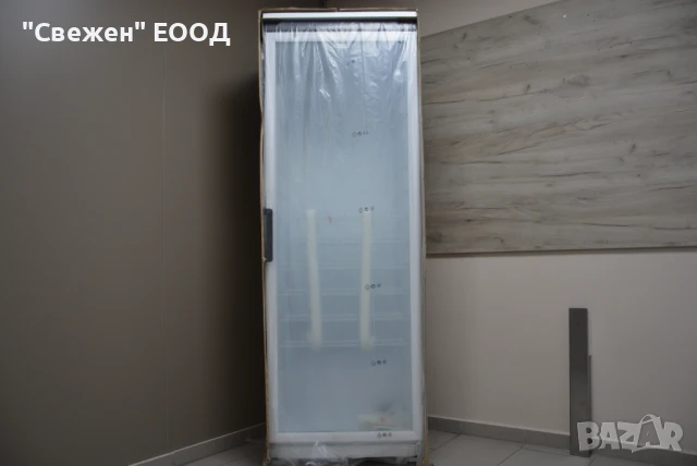 Професионална хладилна витрина Whirlpool ADN 203/2 320 литра