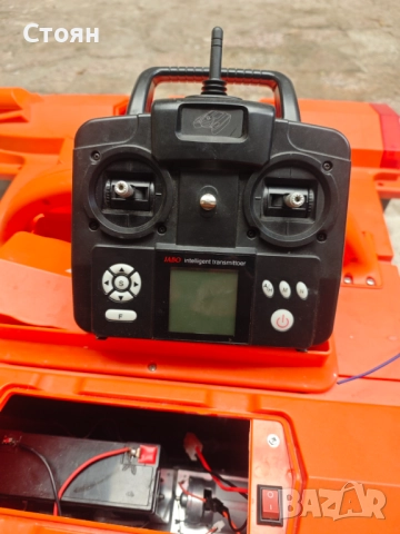 Риболовна лодка за стръв, снимка 2 - Стръв и захранки - 47228678