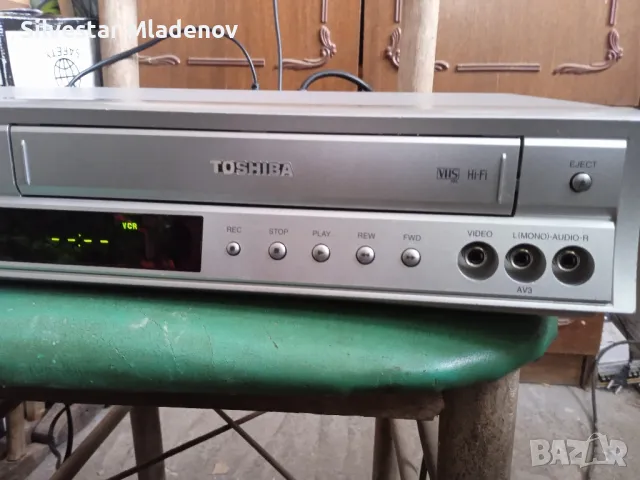 Video Dvd Combo Toshiba sd-24vl , снимка 3 - Плейъри, домашно кино, прожектори - 48650240