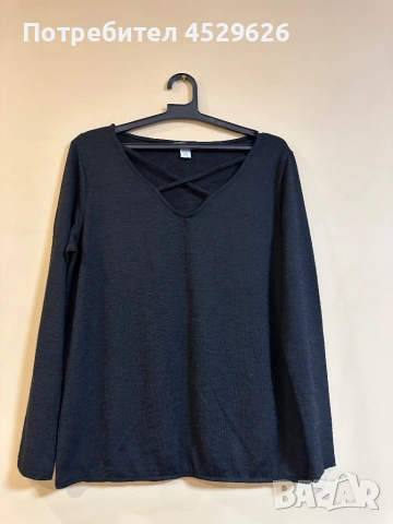 Черна блуза с кръстосано деколте 