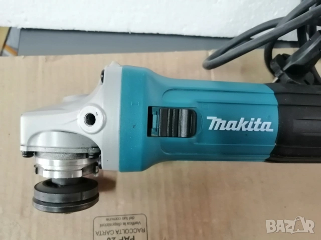Ъглошлайф MAKITA GA5030R 125mm 720W, снимка 8 - Ъглошлайфи - 53871873
