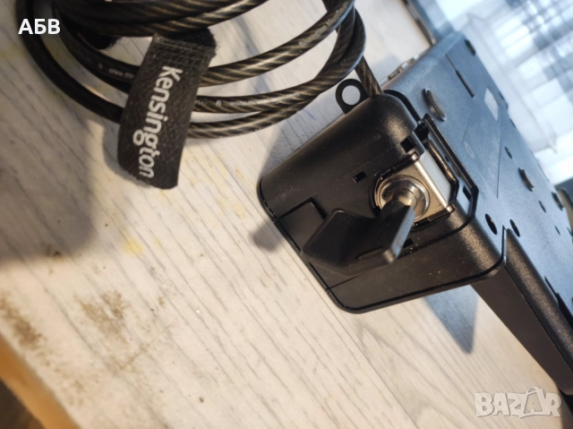 Продава се НР докинг станция с мрежов адаптер и заключващо устройство Kensington, снимка 9 - Лаптоп аксесоари - 51875785