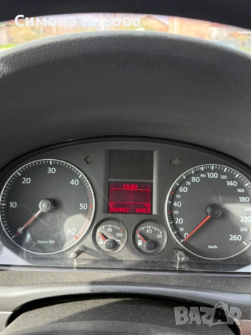 VW Touran 2.0 TDI, снимка 11 - Автомобили и джипове - 54221557