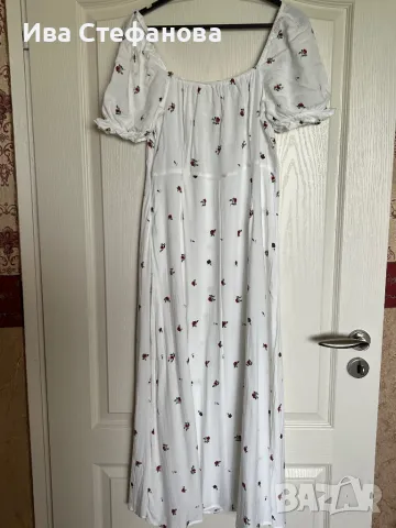 Нова женствена нежна бяла дълга рокля 100% вискоза рози , снимка 2 - Рокли - 50382159