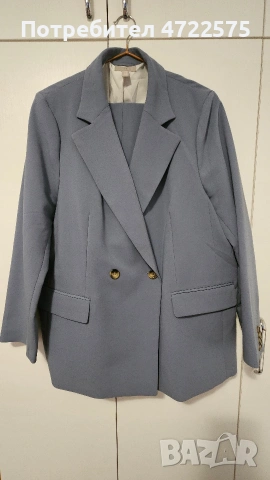 Дамски костюм