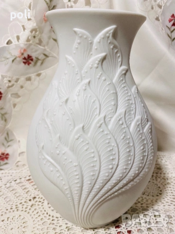 порцеланова ваза