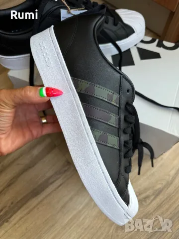 Нови оригинални кецове Adidas Streetcheck! 42,45 н, снимка 2 - Кецове - 47172174