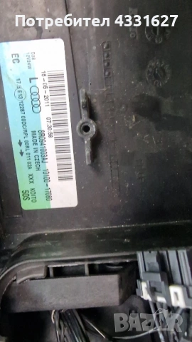 Ляв фар за Audi q5 , снимка 3 - Части - 53699047