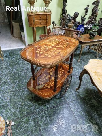 Прекрасна антикварна френска маса за сервиране дървена с интарзия и бронз , снимка 3 - Антикварни и старинни предмети - 45128545