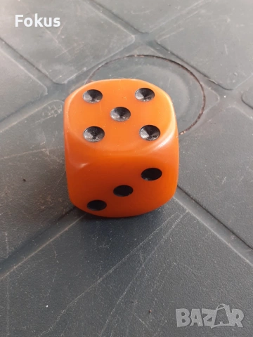 Голям зар стар каталин бакелит 3,4 см., снимка 4 - Антикварни и старинни предмети - 53283048