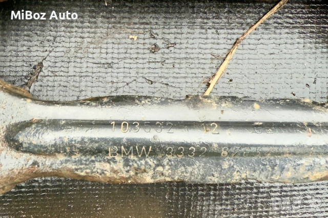 Носач носачи заден BMW E90 E91, снимка 2 - Части - 52468168