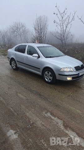 Skoda Octavia 1.6 FSI 115 к.с. • 178 600 км • Първи собственик, снимка 3 - Автомобили и джипове - 53218526