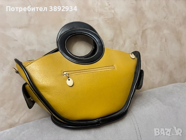 Дамска чанта от еко кожа в перфектно състояние , снимка 2 - Чанти - 52587103