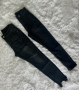 Два модела черни дънки