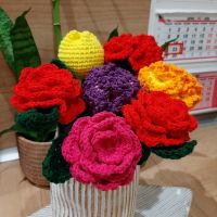 Плетени цветя- рози, лалета, карамфили, снимка 12 - Изкуствени цветя - 45008729