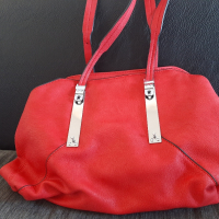 Дамска чанта червена, снимка 1 - Чанти - 45023685