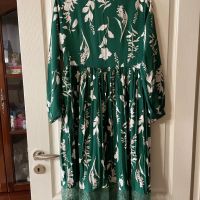 Разкошна нова зелена елегантна плисирана  плисе рокля цветя флорален десен , снимка 3 - Рокли - 45753129