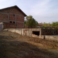Голяма къща и масивна индустриална сутеренна сграда в с Ленково, Община Гулянци, снимка 10 - Къщи - 45268423